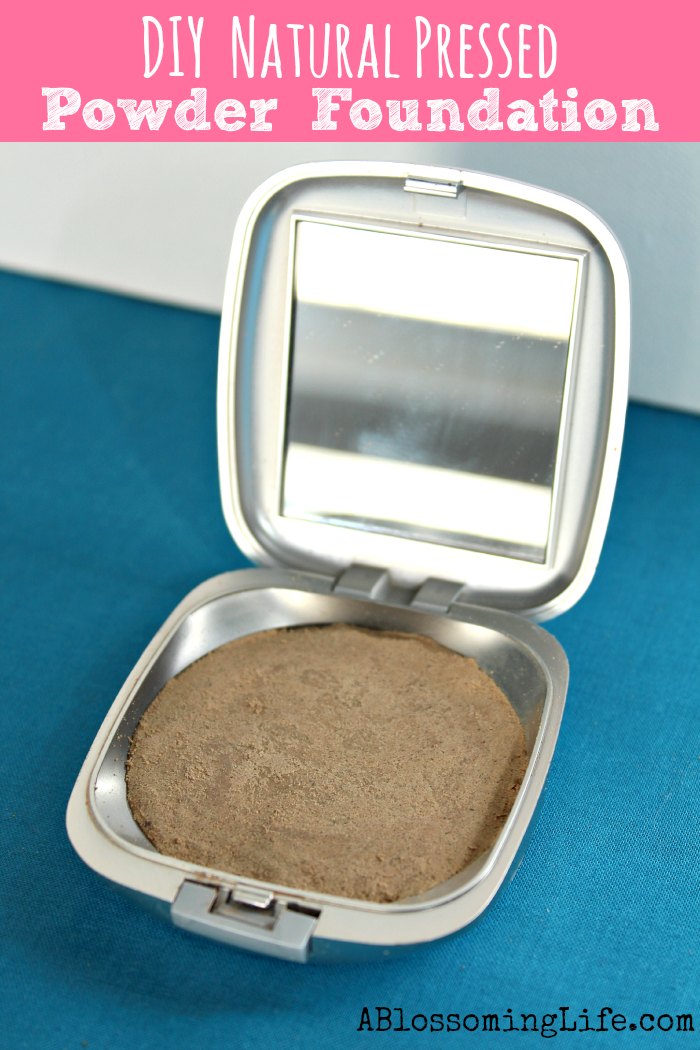 Natural pressed store powder foundation