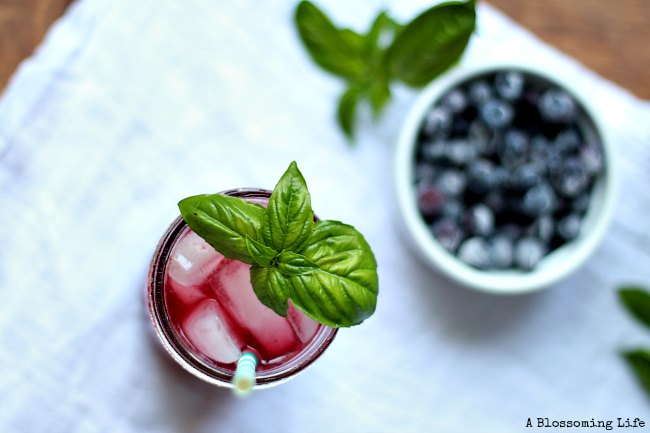 Blueberry Basil Lemonade 1