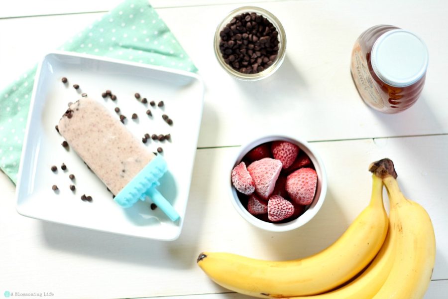 Healthy Banana Popsicles (With Yogurt + Fruit)