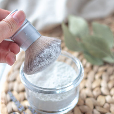 Homemade dry shampoo combines simple ingredients to help decrease oily hair and extend the time between hair washing. Follow these simple tips to using DIY dry shampoo to get up to a week without washing.