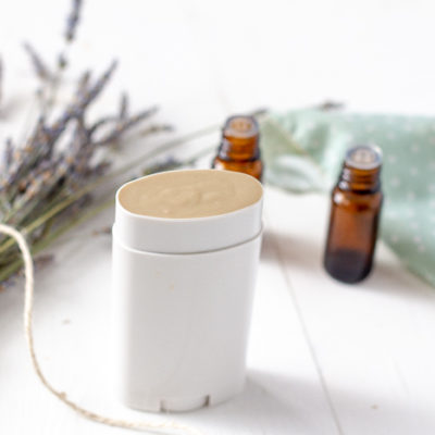 An awesome and easy homemade deodorant that actually works, and is great for those with sensitive skin since it doesn't contain baking soda.