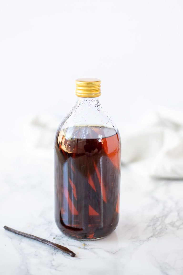 Homemade Vanilla Extract - A Blossoming Life