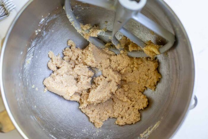 Butter and sugar in a stand mixer mixed until fluffy.